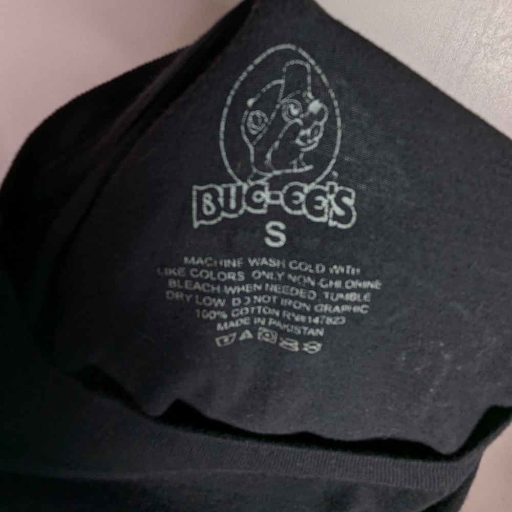 Halloween Glow In The Dark S T-shirt Vampire Buc-ee's Haunted House Beaver TX - Picture 7 of 7